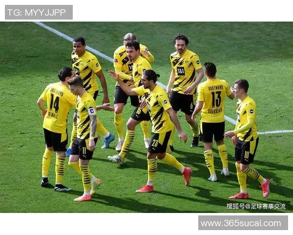 英超激战：多特蒙德与莱比锡2-2平红牌争议引发全场热议