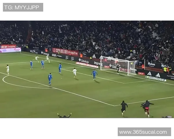 国王杯经典对决拜仁逆转皇马补时绝杀引发全场狂欢