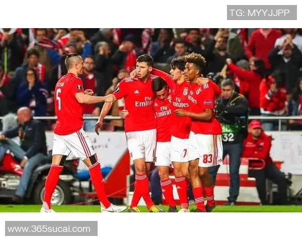 利物浦与本菲卡友谊赛争议判罚引发点球大战全场沸腾