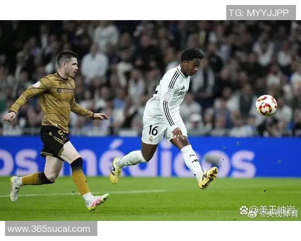 国王杯焦点战：多特蒙德与皇马激战成平局乌龙球引发全场热议